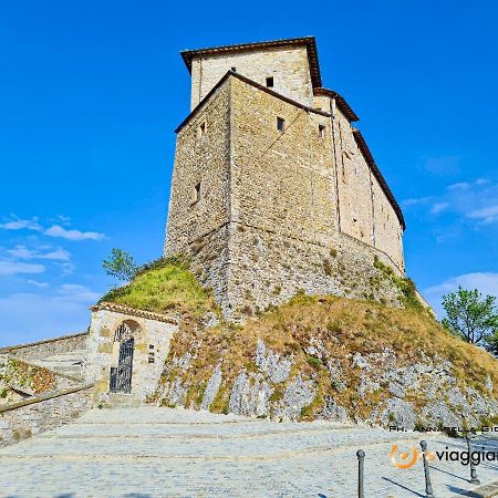 Locanda Del Castello Frontone Екстериор снимка