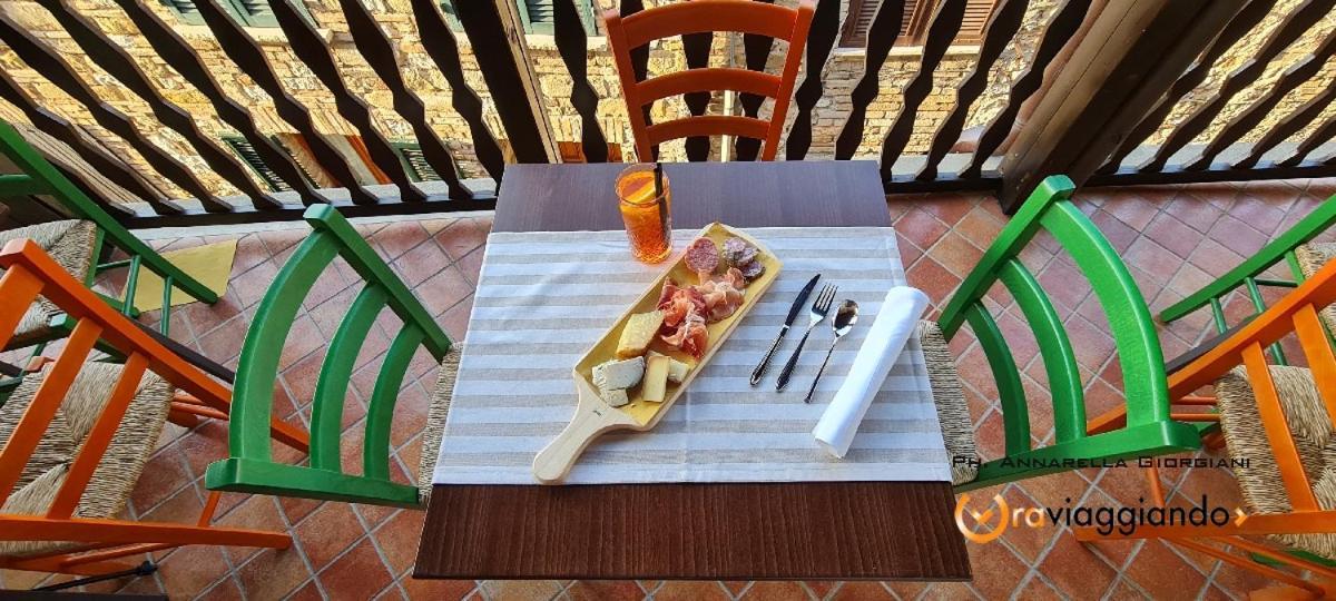 Locanda Del Castello Frontone Екстериор снимка