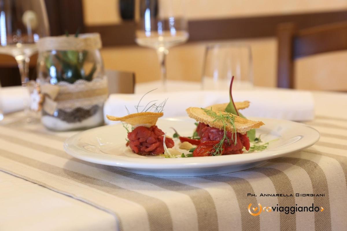 Locanda Del Castello Frontone Екстериор снимка