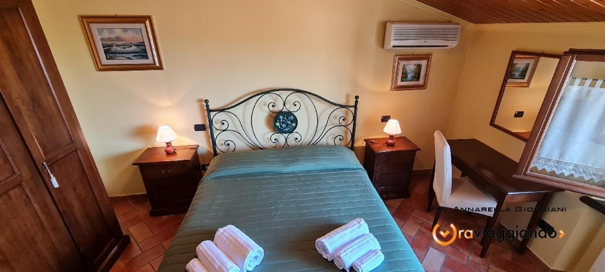 Locanda Del Castello Frontone Екстериор снимка