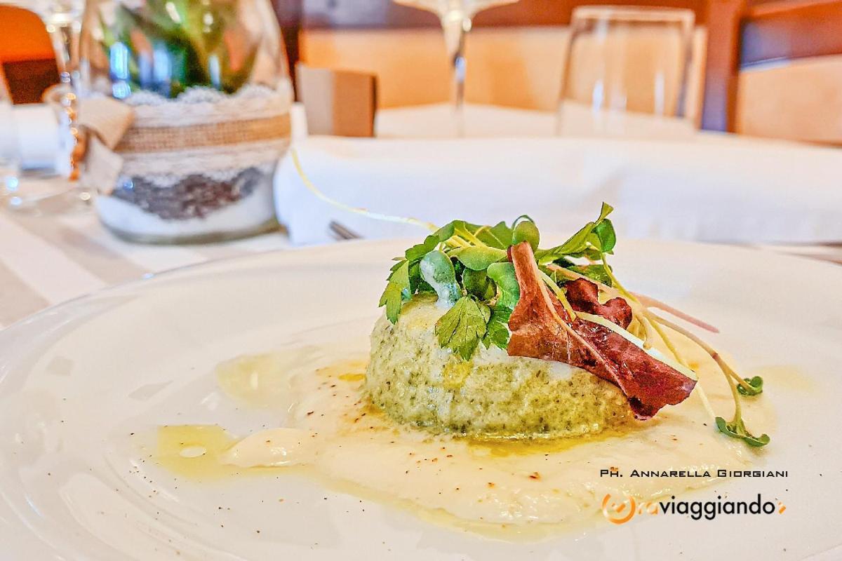 Locanda Del Castello Frontone Екстериор снимка