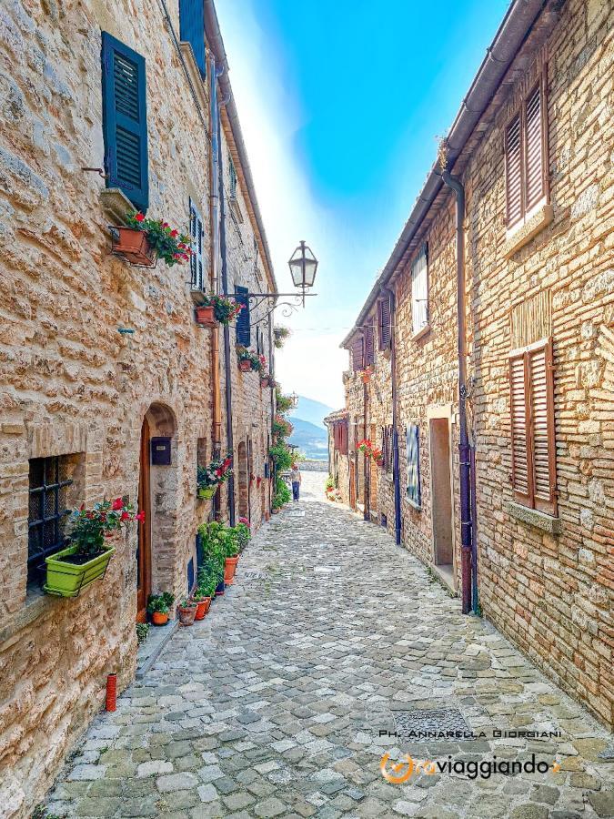 Locanda Del Castello Frontone Екстериор снимка